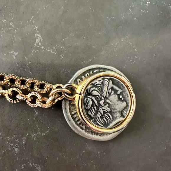 Vintage 1980s Gold Plated Statement Chain Necklace with Coin Pendant - Picture 4 of 11